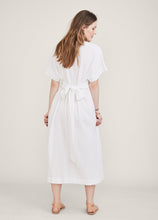 Load image into Gallery viewer, White Paradise
